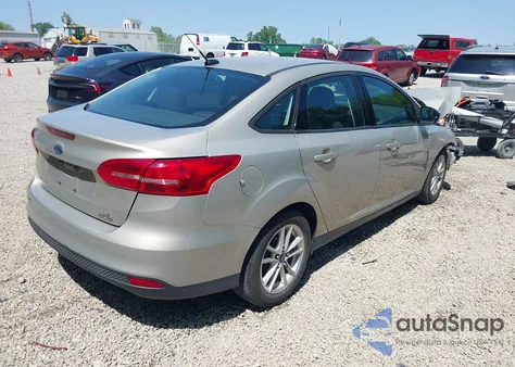 2015 Ford Focus Se z USA, uszkodzony, nr VIN 1FADP3F27FL376151